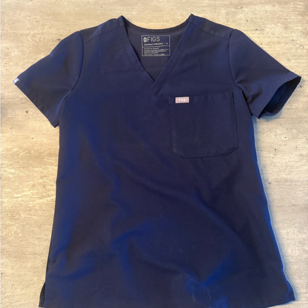 Women’s Fig Scrub Top.
